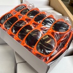 Ca. 1000x Zonnebril Wayfarer model oranje